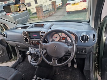 Used Peugeot Partner Tepee 2010 for sale - 77198828: Photo