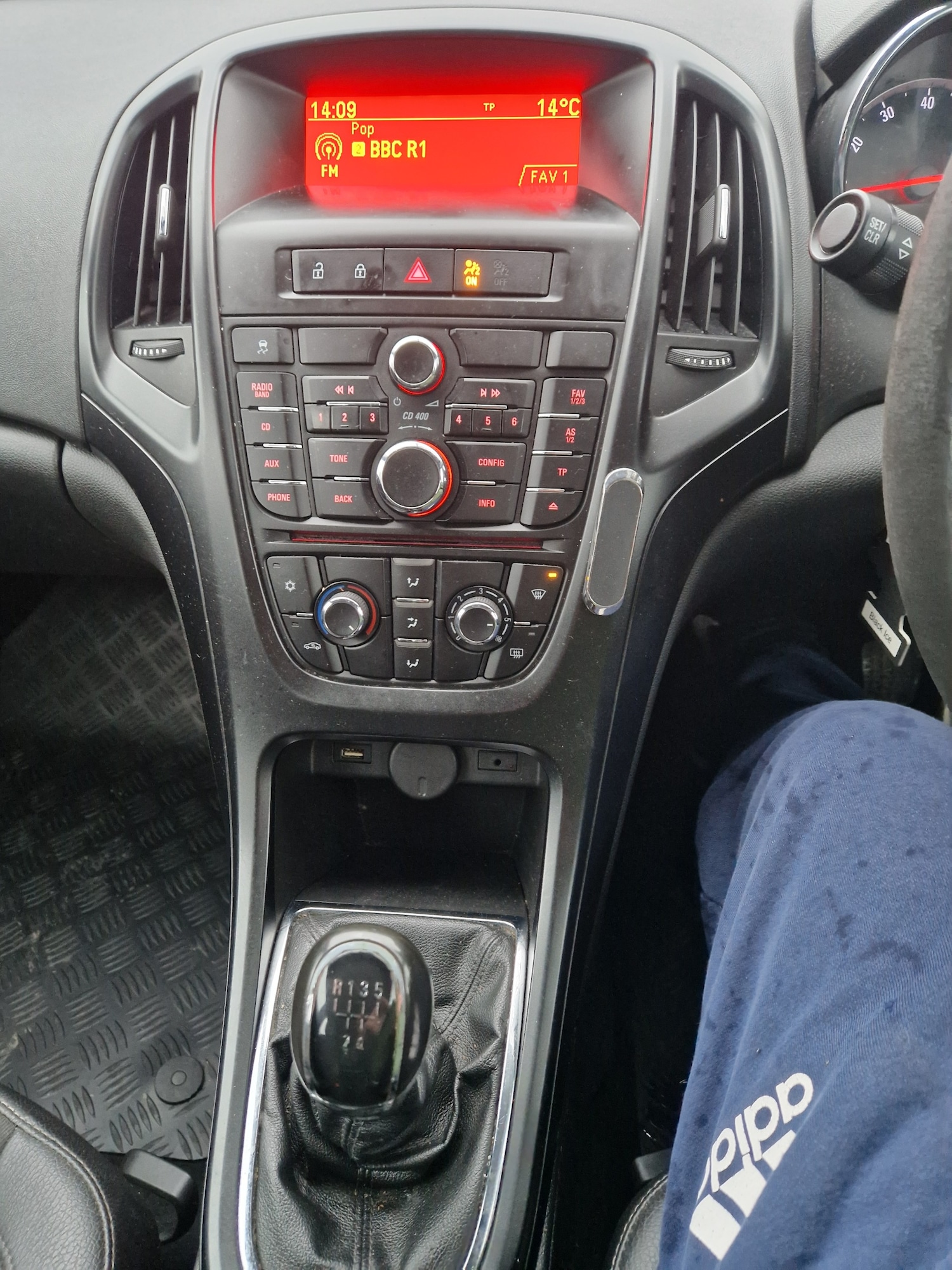 Used Vauxhall Astra 2012 for sale - 77404615: Photo 15