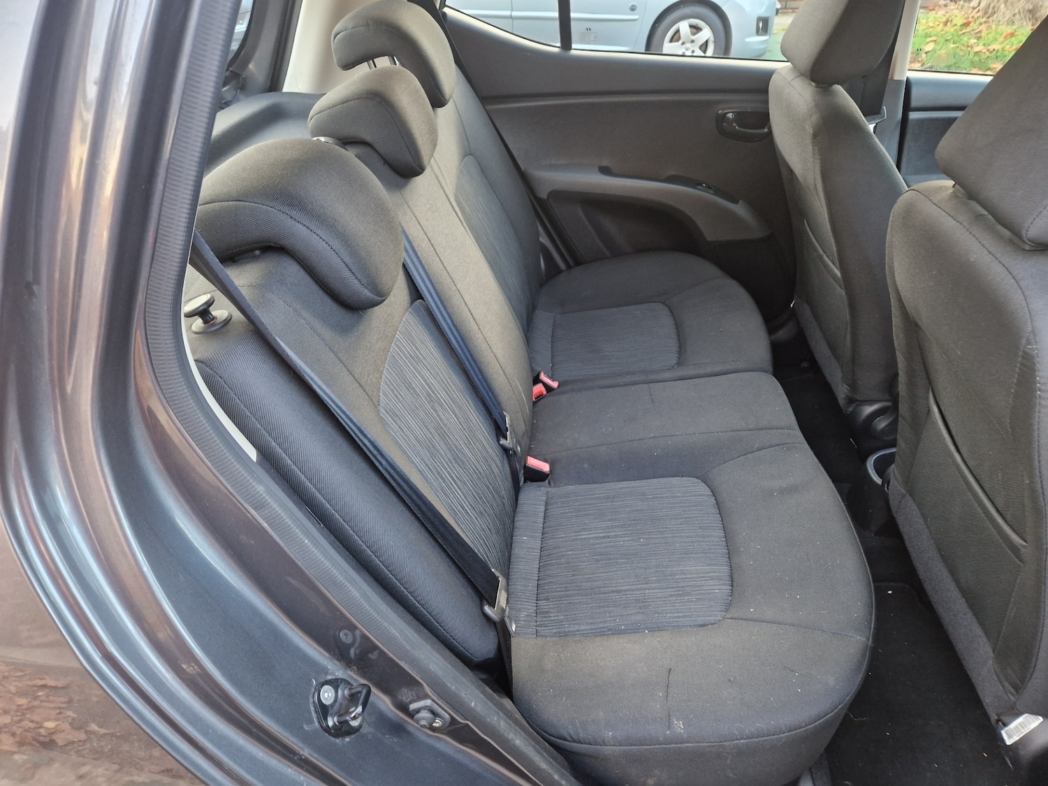 Used Hyundai i10 2011 for sale - 76637835: Photo 13