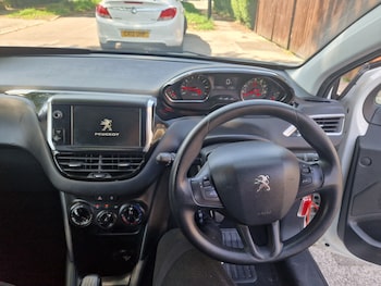 Used Peugeot 208 2013 for sale - 78700686: Photo