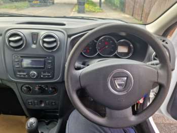 Used Dacia Sandero 2015 for sale - 74804891: Photo
