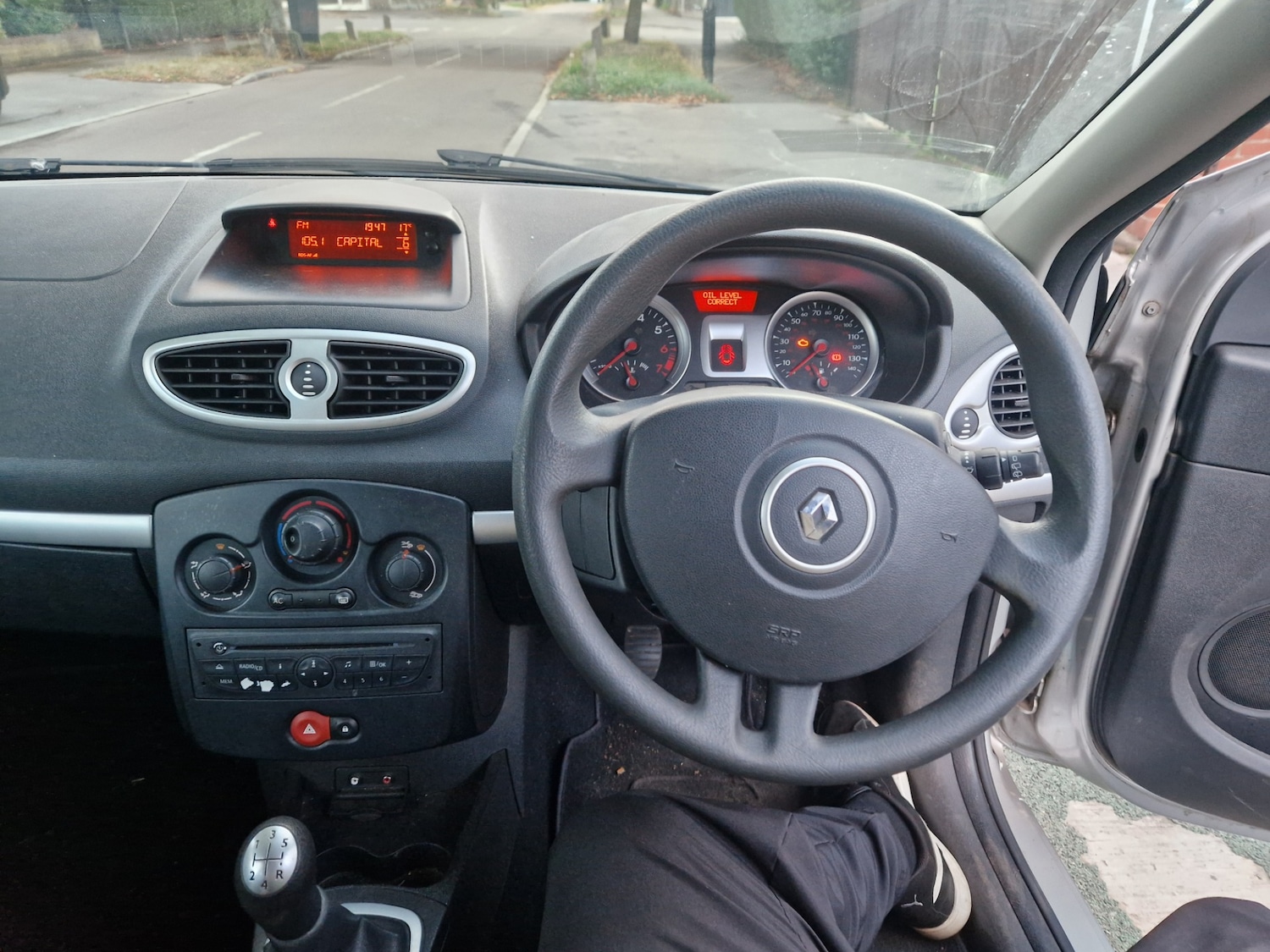 Used Renault Clio 2011 for sale - 77247452: Photo 15