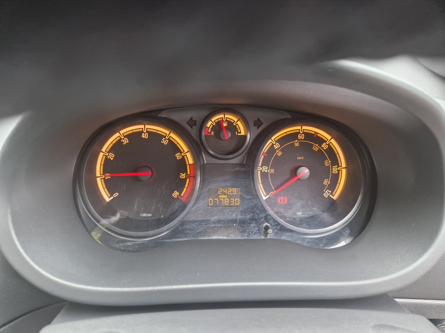 Used Vauxhall Corsa 2012 for sale - 76364890: Photo 2