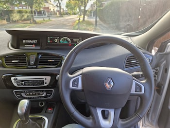 Used Renault Grand Scenic 2012 for sale - 76057220: Photo
