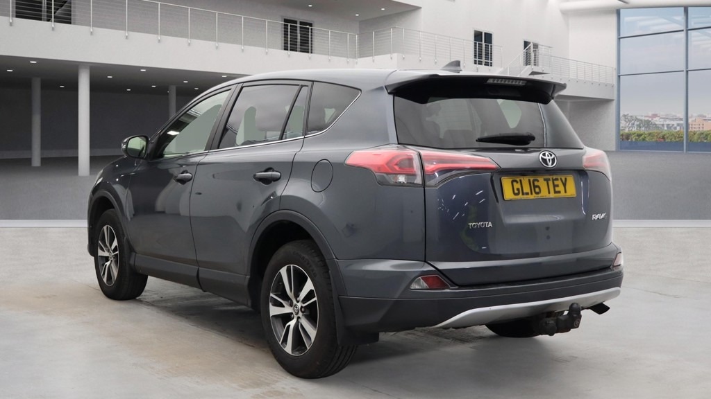 Used Toyota RAV4 2016 for sale - 77165065: Photo 3