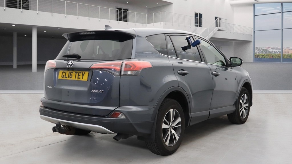 Used Toyota RAV4 2016 for sale - 77165065: Photo 4