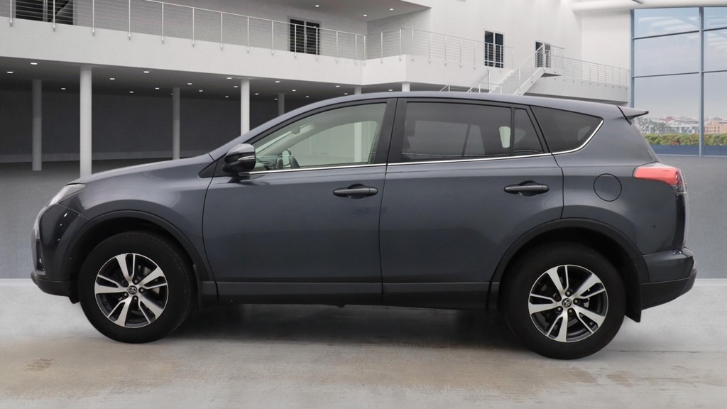 Used Toyota RAV4 2016 for sale - 77165065: Photo 5