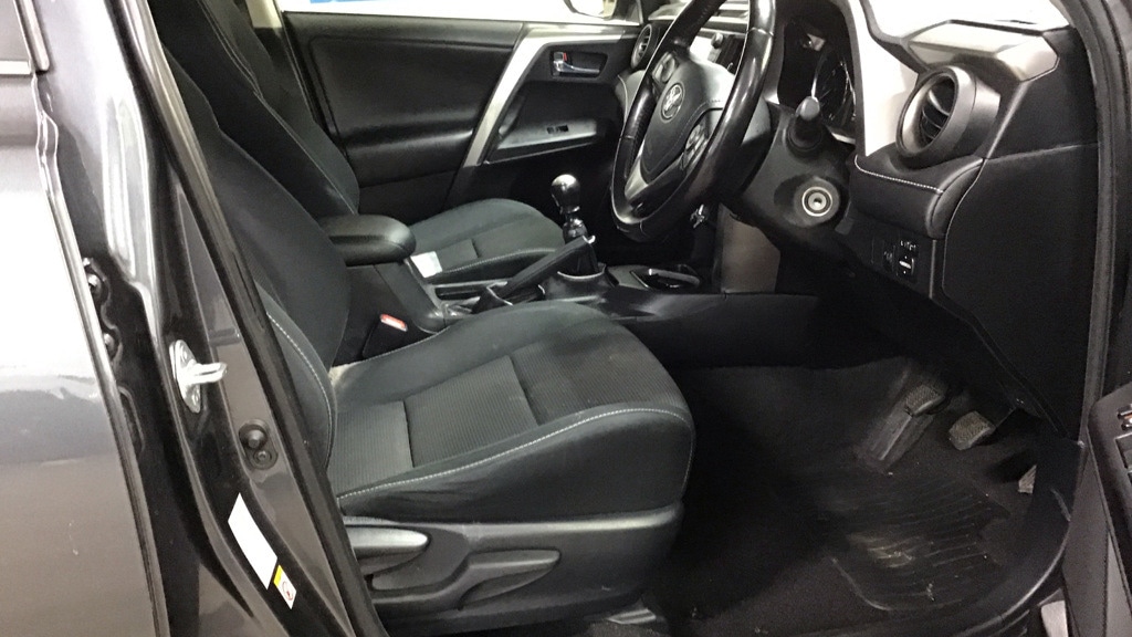 Used Toyota RAV4 2016 for sale - 77165065: Photo 8