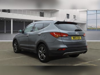 Used Hyundai Santa Fe 2015 for sale - 77210282: Photo