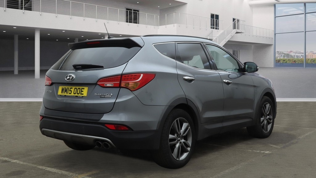 Used Hyundai Santa Fe 2015 for sale - 77210282: Photo 4