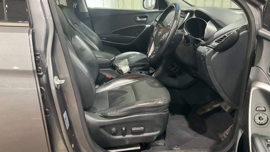 Used Hyundai Santa Fe 2015 for sale - 77210282: Photo 9