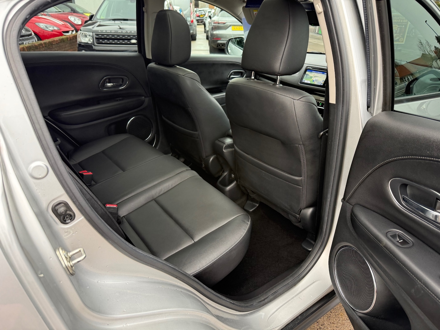 Used Honda HR-V 2016 for sale - 76817484: Photo 16