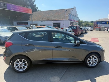 Used Ford Fiesta 2017 for sale - 79164173: Photo