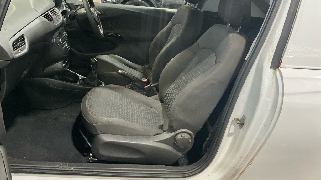 Used Vauxhall Corsa 2015 for sale - 78040557: Photo 8