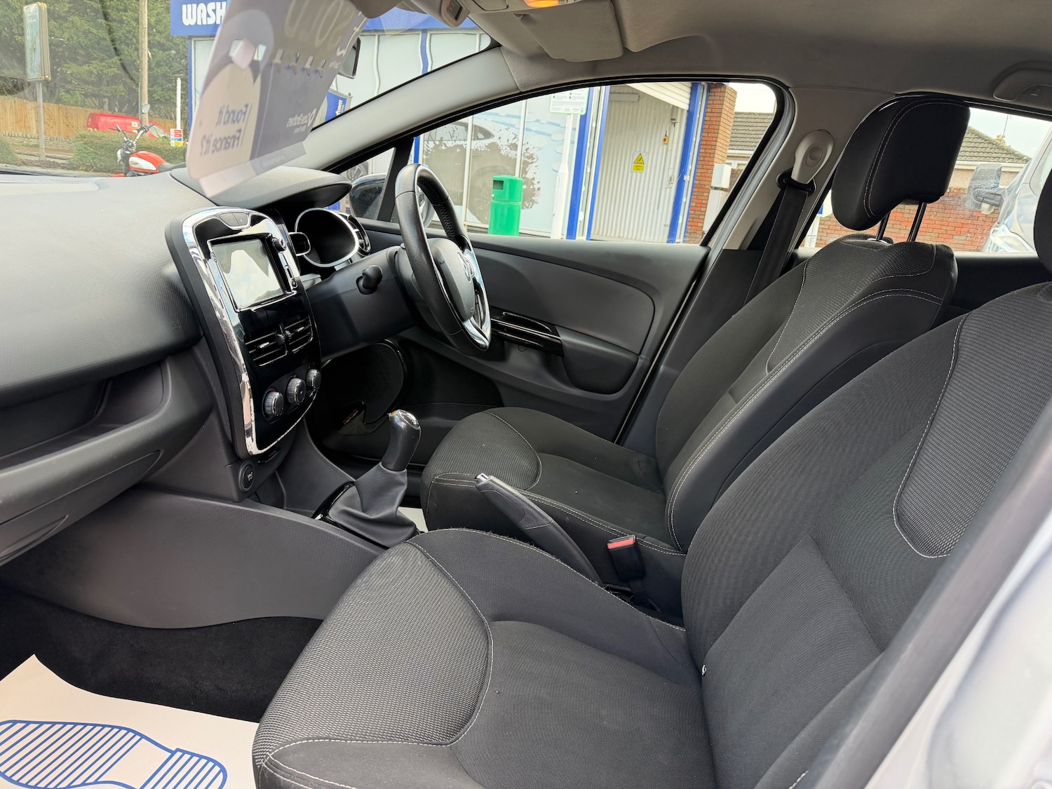 Used Renault Clio 2013 for sale - 77298637: Photo 11