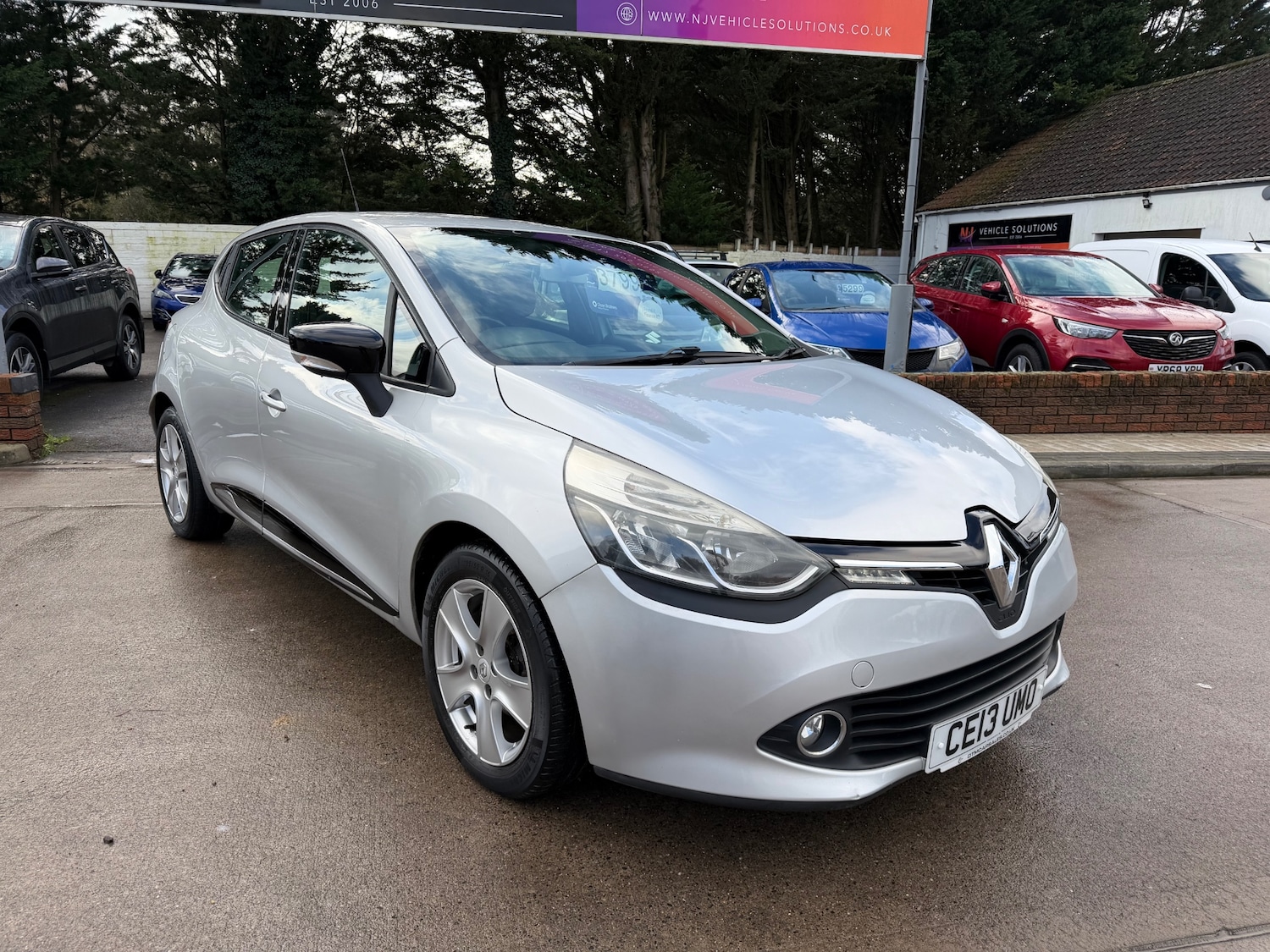 Used Renault Clio 2013 for sale - 77298637: Photo 2