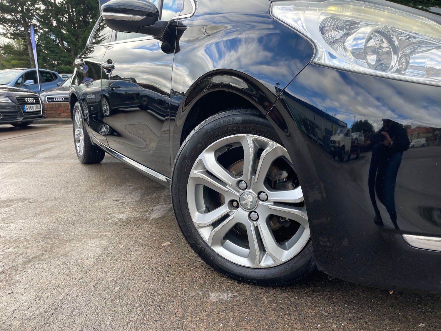 Used Peugeot 208 2013 for sale - 76364095: Photo 3