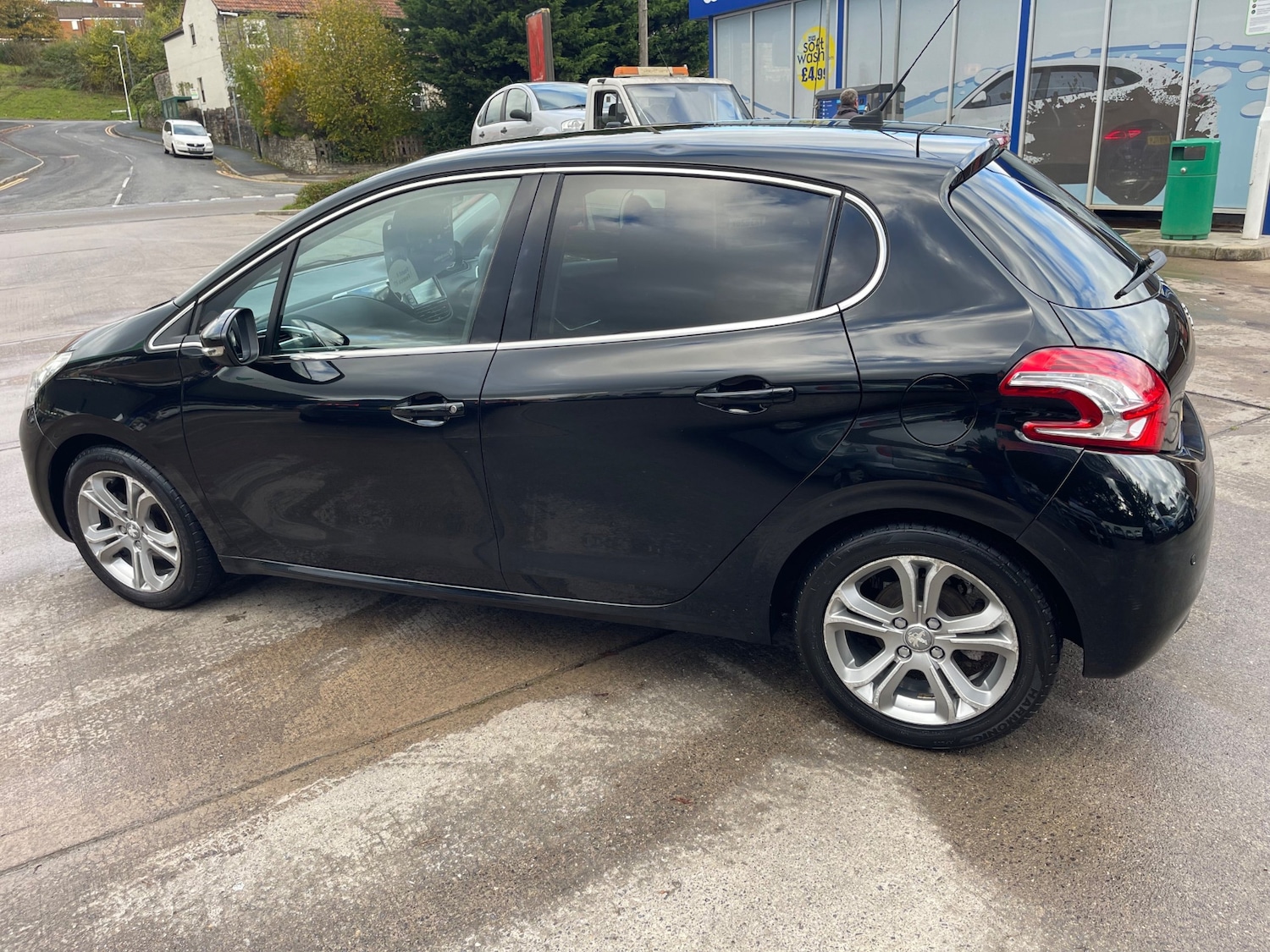 Used Peugeot 208 2013 for sale - 76364095: Photo 4