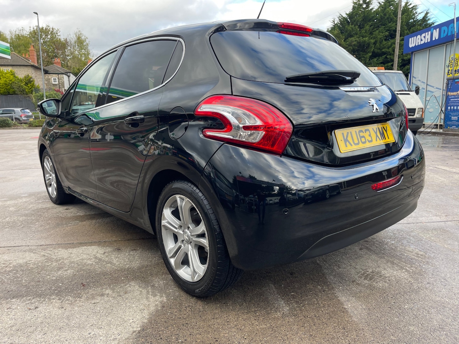 Used Peugeot 208 2013 for sale - 76364095: Photo 9