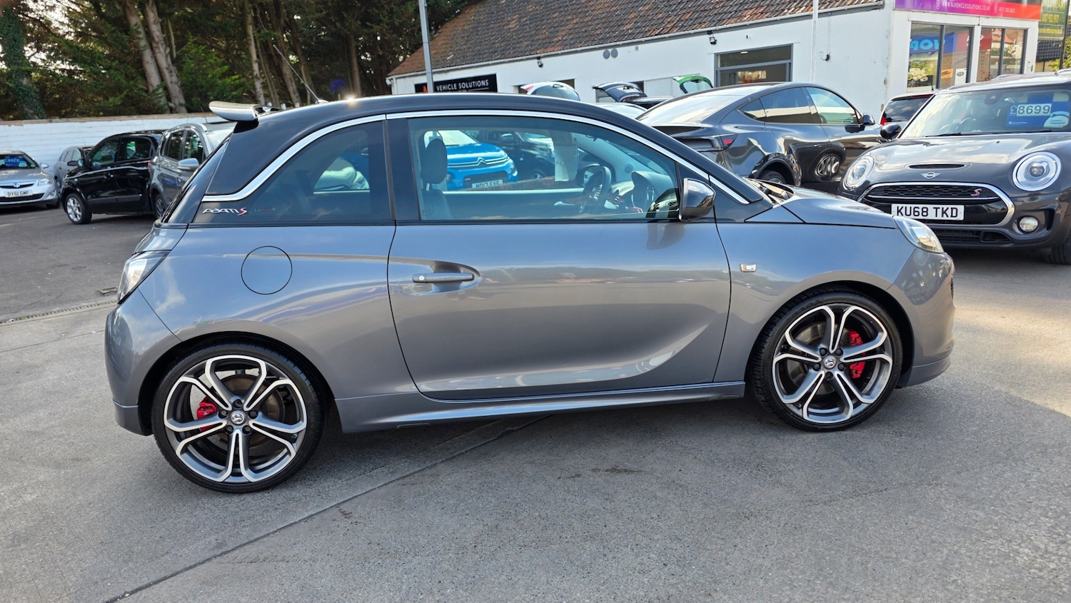 Used Vauxhall ADAM 2015 for sale - 76089596: Photo 2