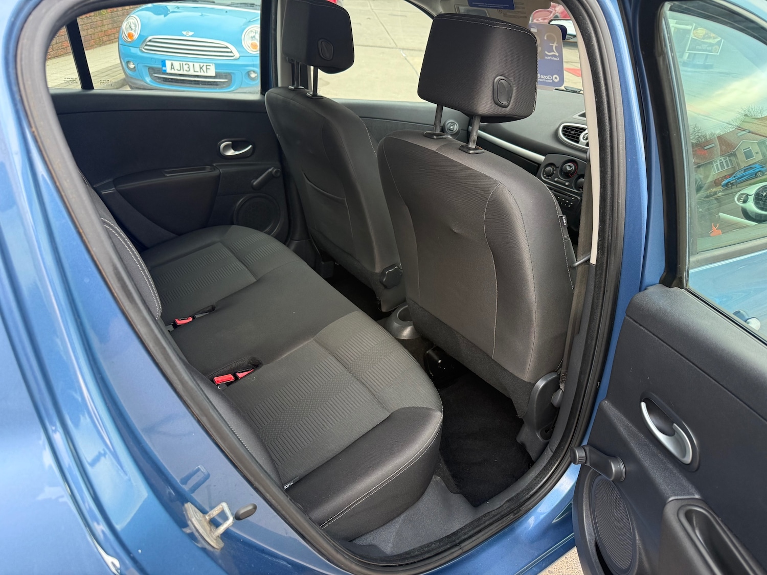 Used Renault Clio 2011 for sale - 77554966: Photo 11