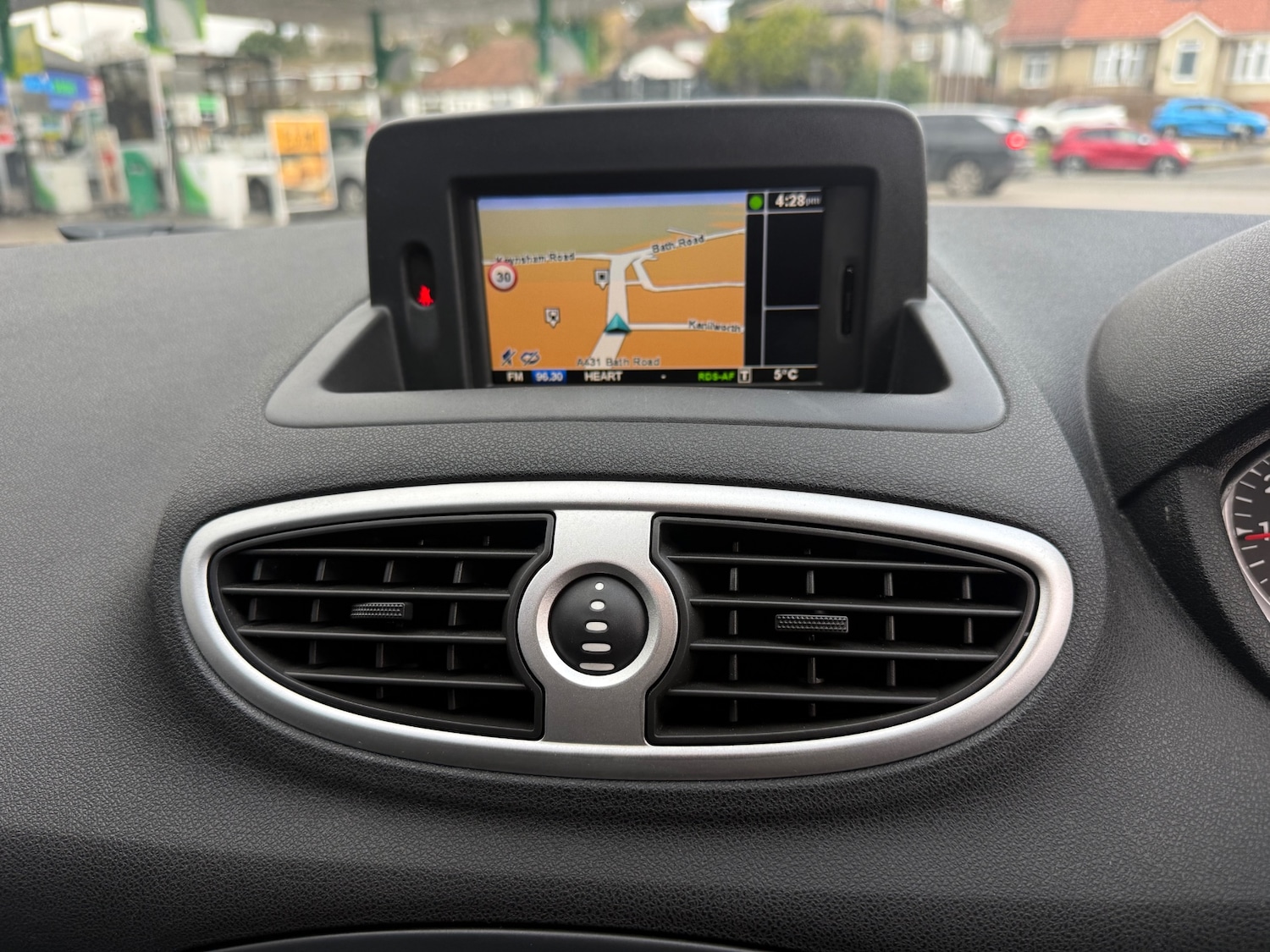 Used Renault Clio 2011 for sale - 77554966: Photo 12