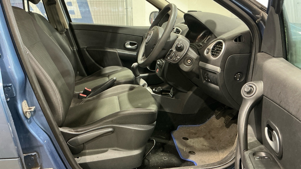 Used Renault Clio 2011 for sale - 77554966: Photo 8