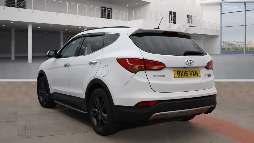 Used Hyundai Santa Fe 2015 for sale - 77392136: Photo 3