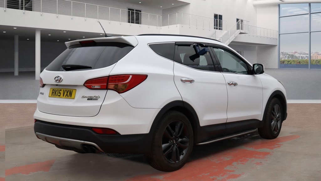 Used Hyundai Santa Fe 2015 for sale - 77392136: Photo 4