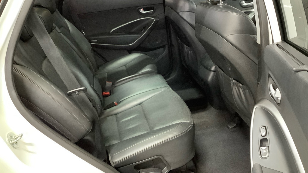 Used Hyundai Santa Fe 2015 for sale - 77392136: Photo 8