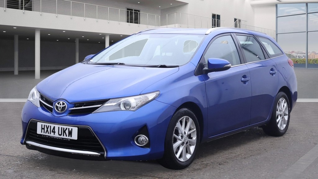 Used Toyota Auris 2014 for sale - 76392529: Photo 2