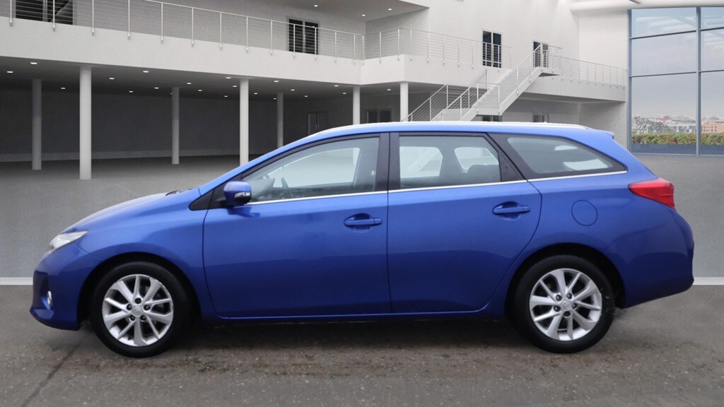 Used Toyota Auris 2014 for sale - 76392529: Photo 6