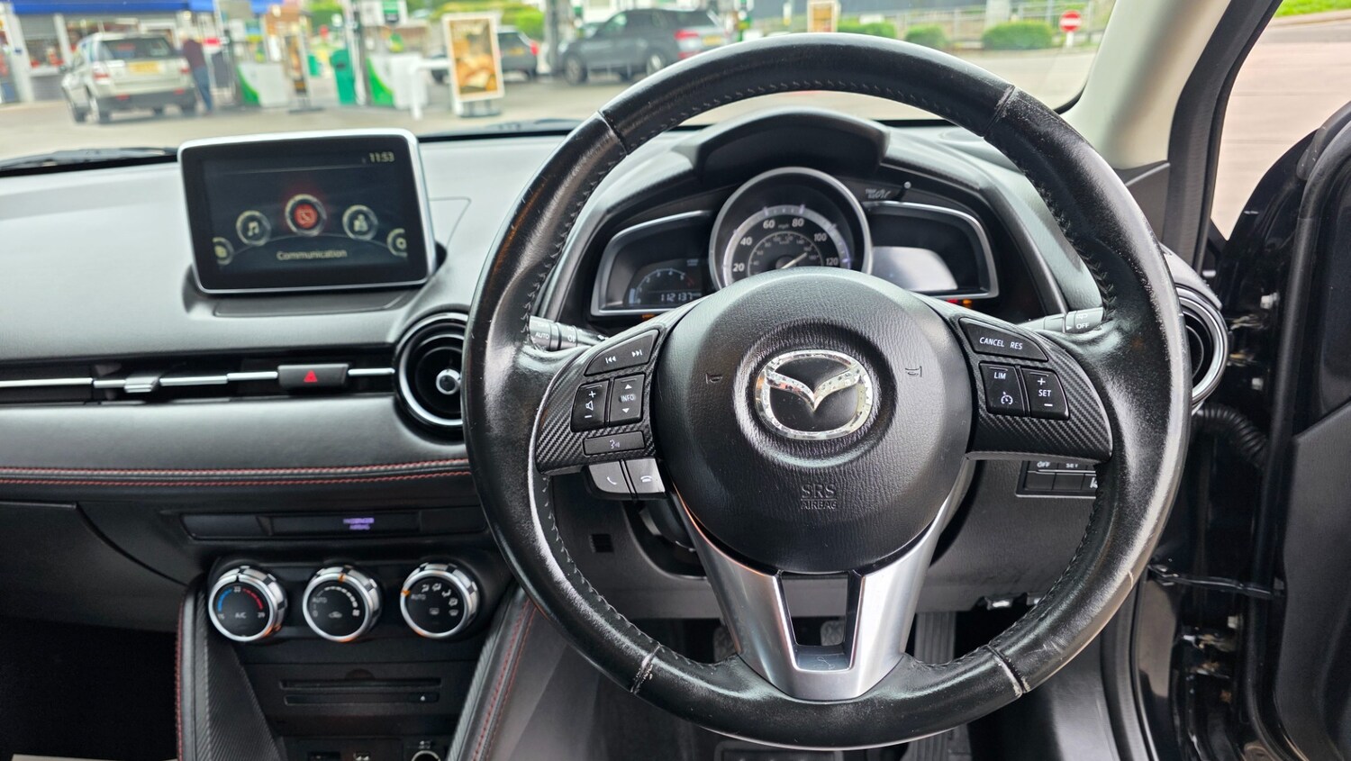 Used Mazda Mazda2 2015 for sale - 76075928: Photo 15