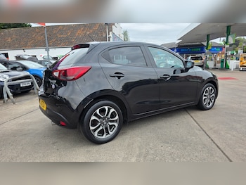 Used Mazda Mazda2 2015 for sale - 76075928: Photo 3