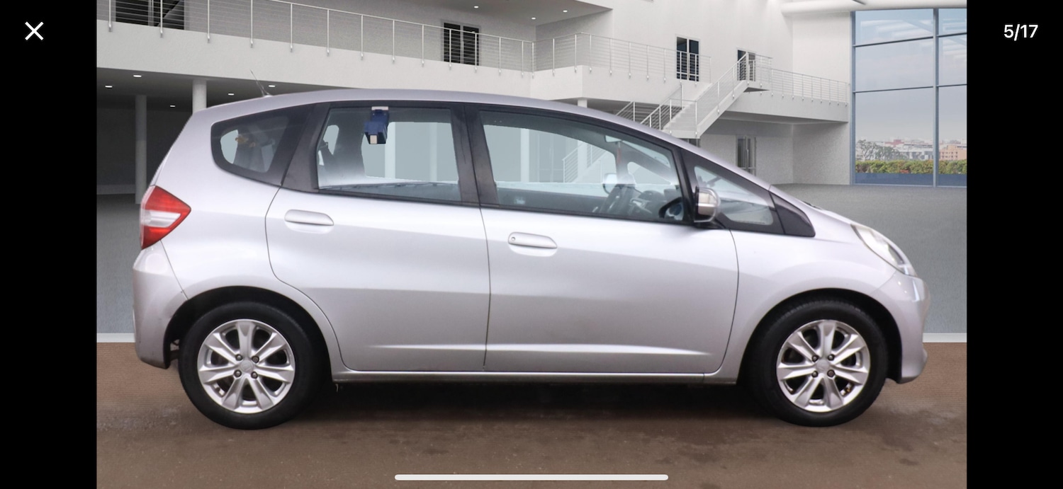 Used Honda Jazz 2011 for sale - 76848490: Photo 2