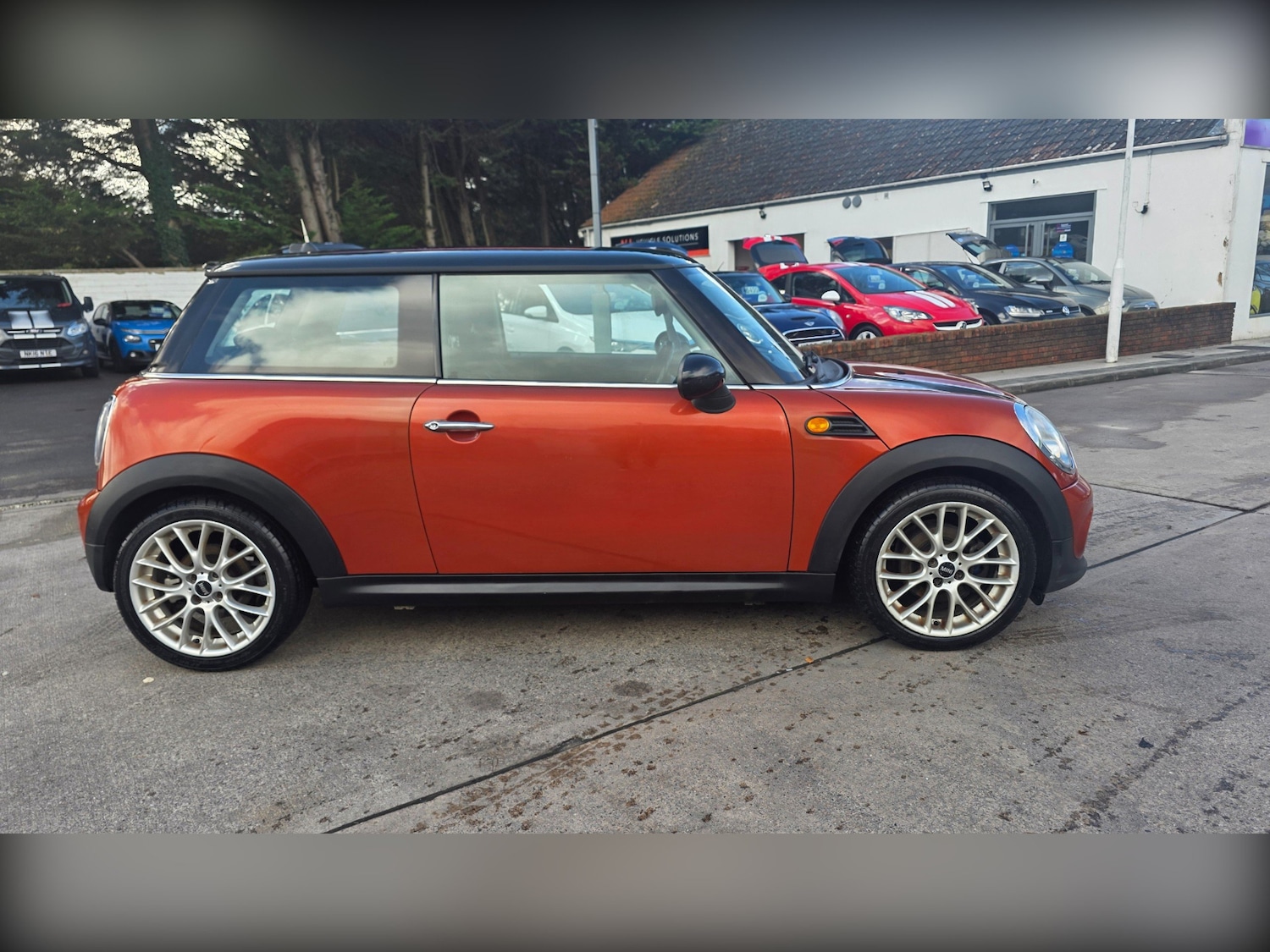 Used MINI Hatch 2011 for sale - 76374092: Photo 2