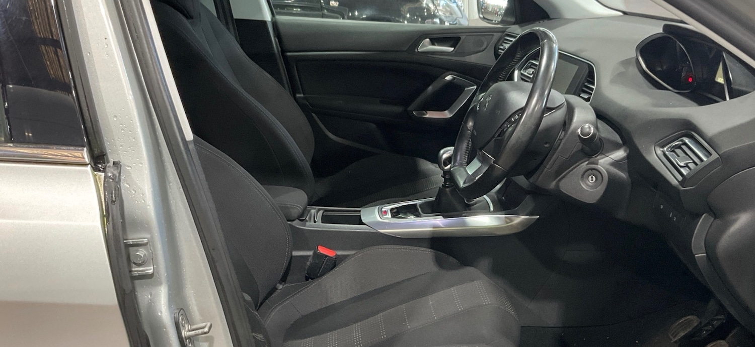 Used Peugeot 308 2015 for sale - 77888276: Photo 5