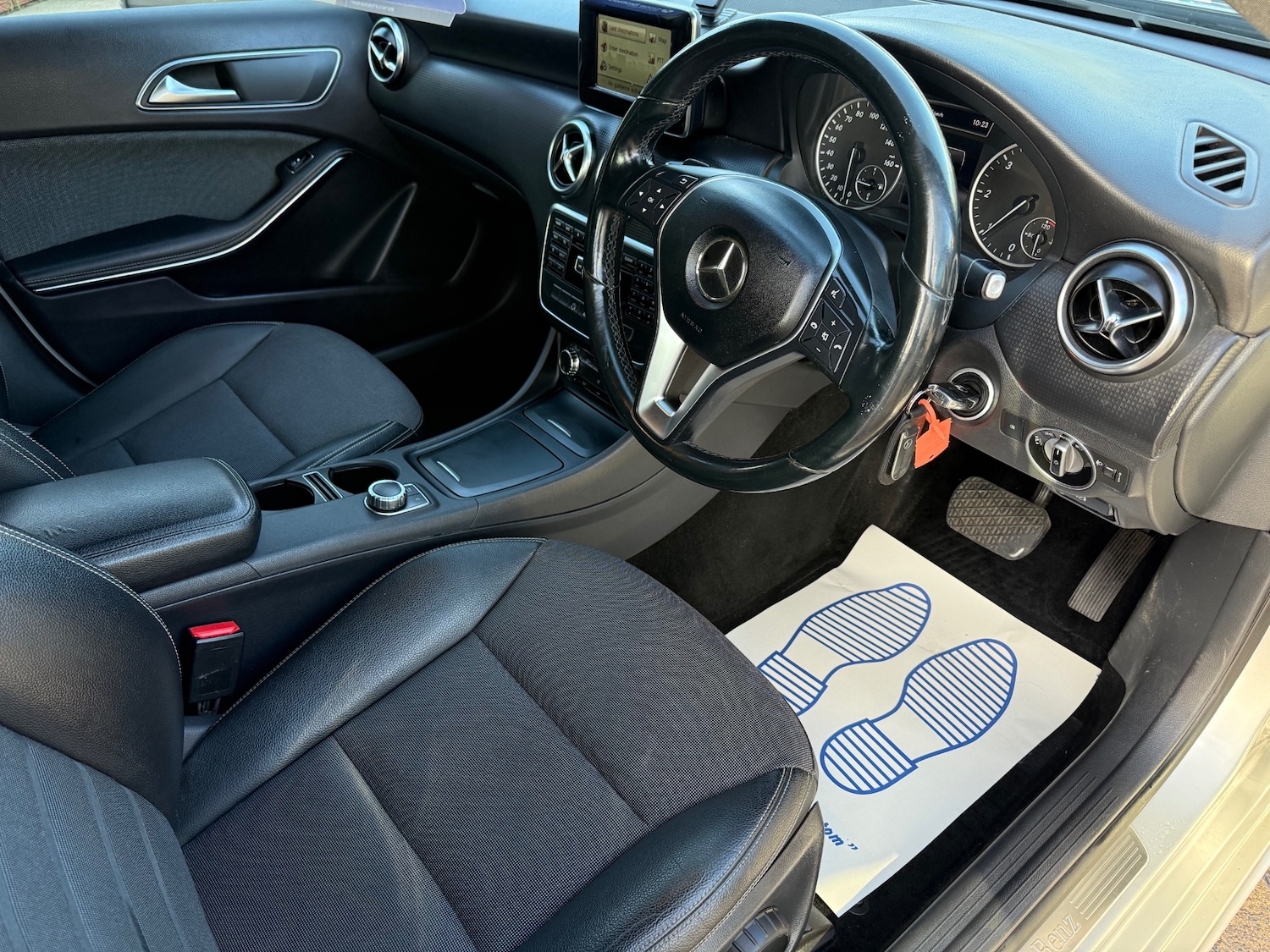 Used Mercedes-Benz A-Class 2014 for sale - 76532538: Photo 12