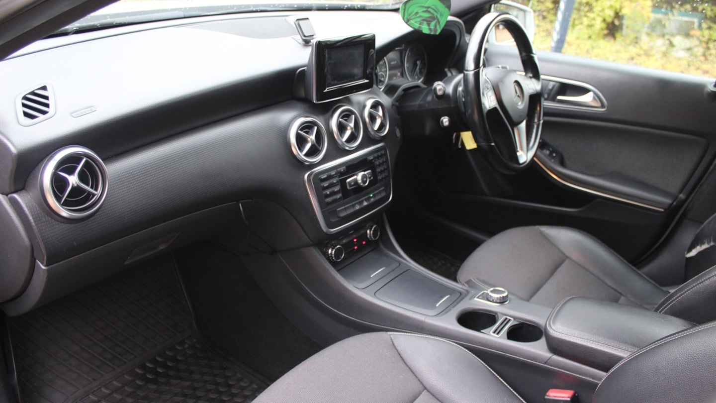 Used Mercedes-Benz A-Class 2014 for sale - 76532538: Photo 4