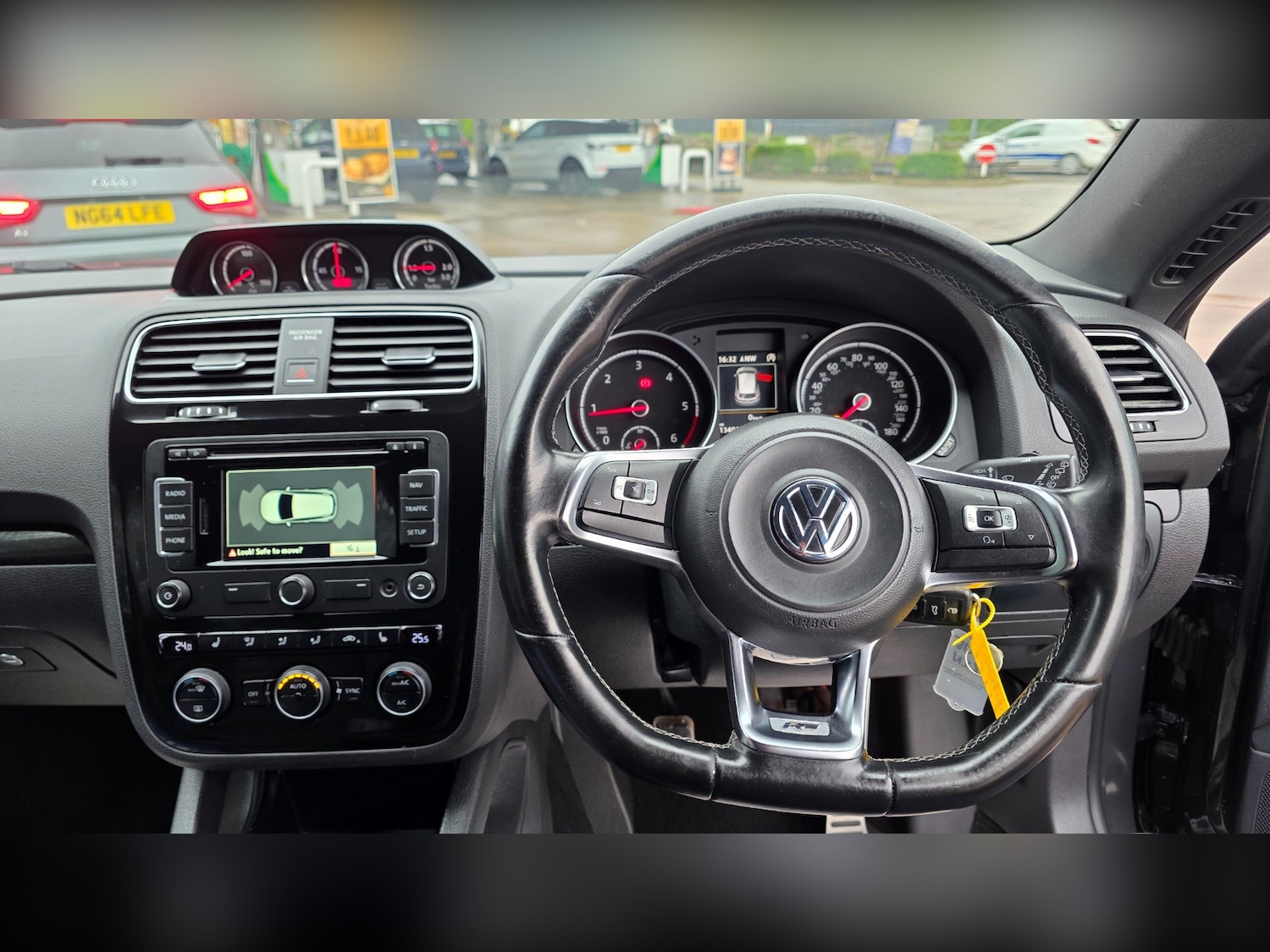Used Volkswagen Scirocco 2015 for sale - 77619441: Photo 13