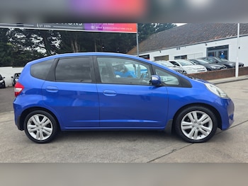 Used Honda Jazz 2011 for sale - 76143106: Photo 2