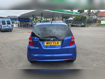 Used Honda Jazz 2011 for sale - 76143106: Photo 4