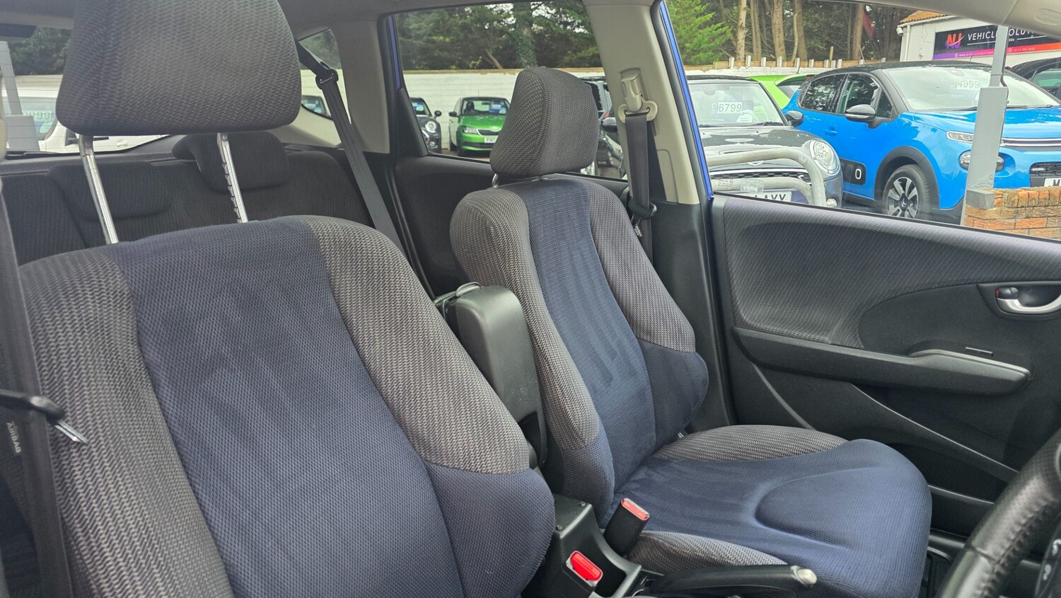 Used Honda Jazz 2011 for sale - 76143106: Photo 8