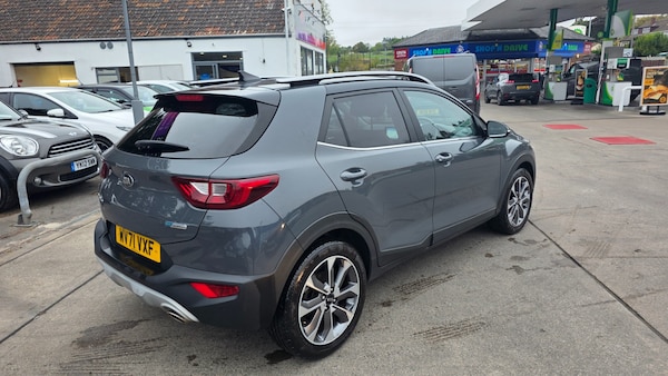 Used Kia Stonic 2021 for sale - 76265730: Photo 2