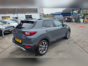 Used Kia Stonic 2021 for sale - 76265730: Photo 2