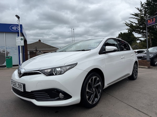 Used Toyota Auris 2015 for sale - 76171334: Photo 2