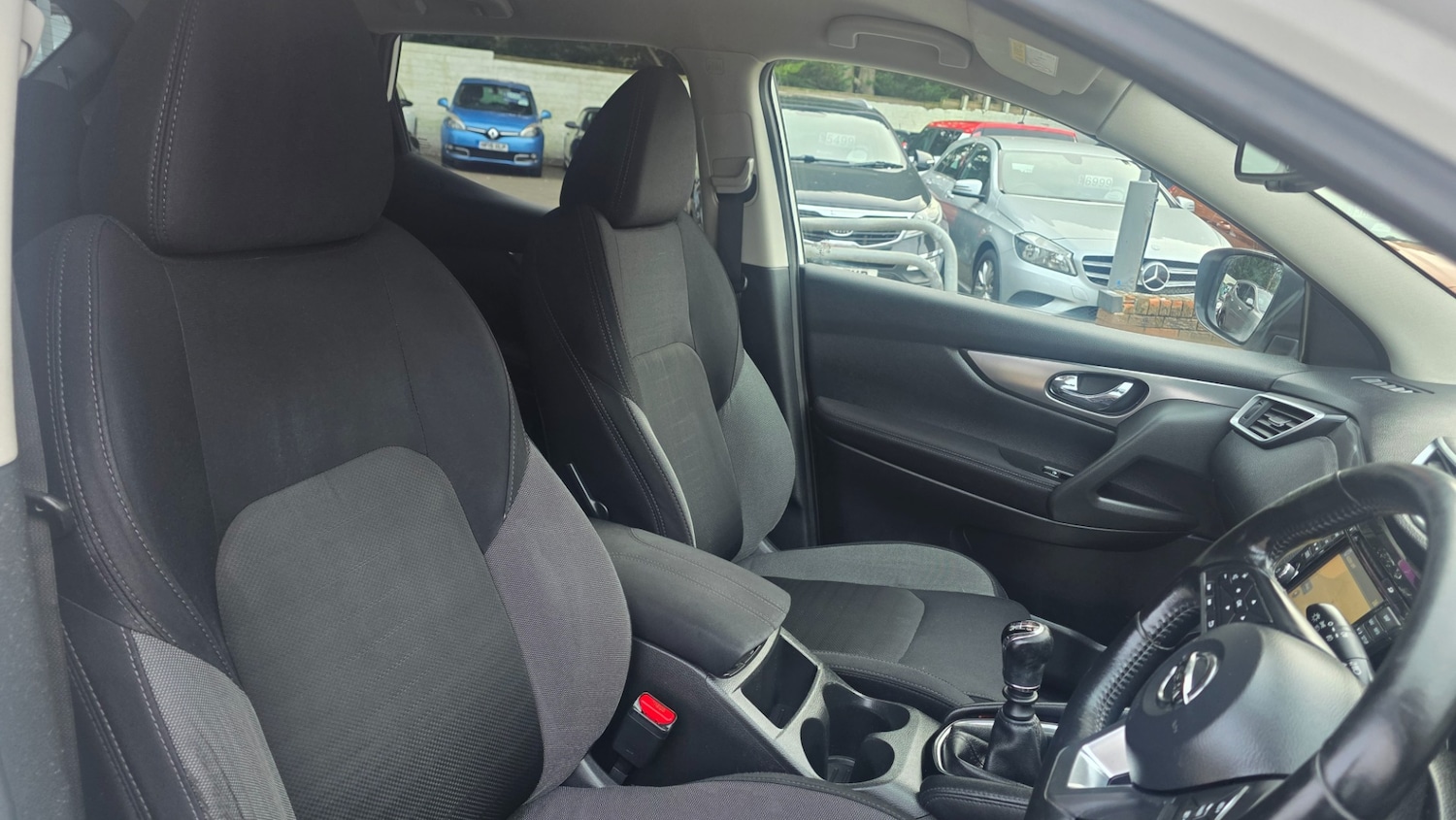 Used Nissan Qashqai 2017 for sale - 77630956: Photo 9