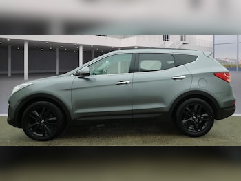 Used Hyundai Santa Fe 2015 for sale - 77631292: Photo