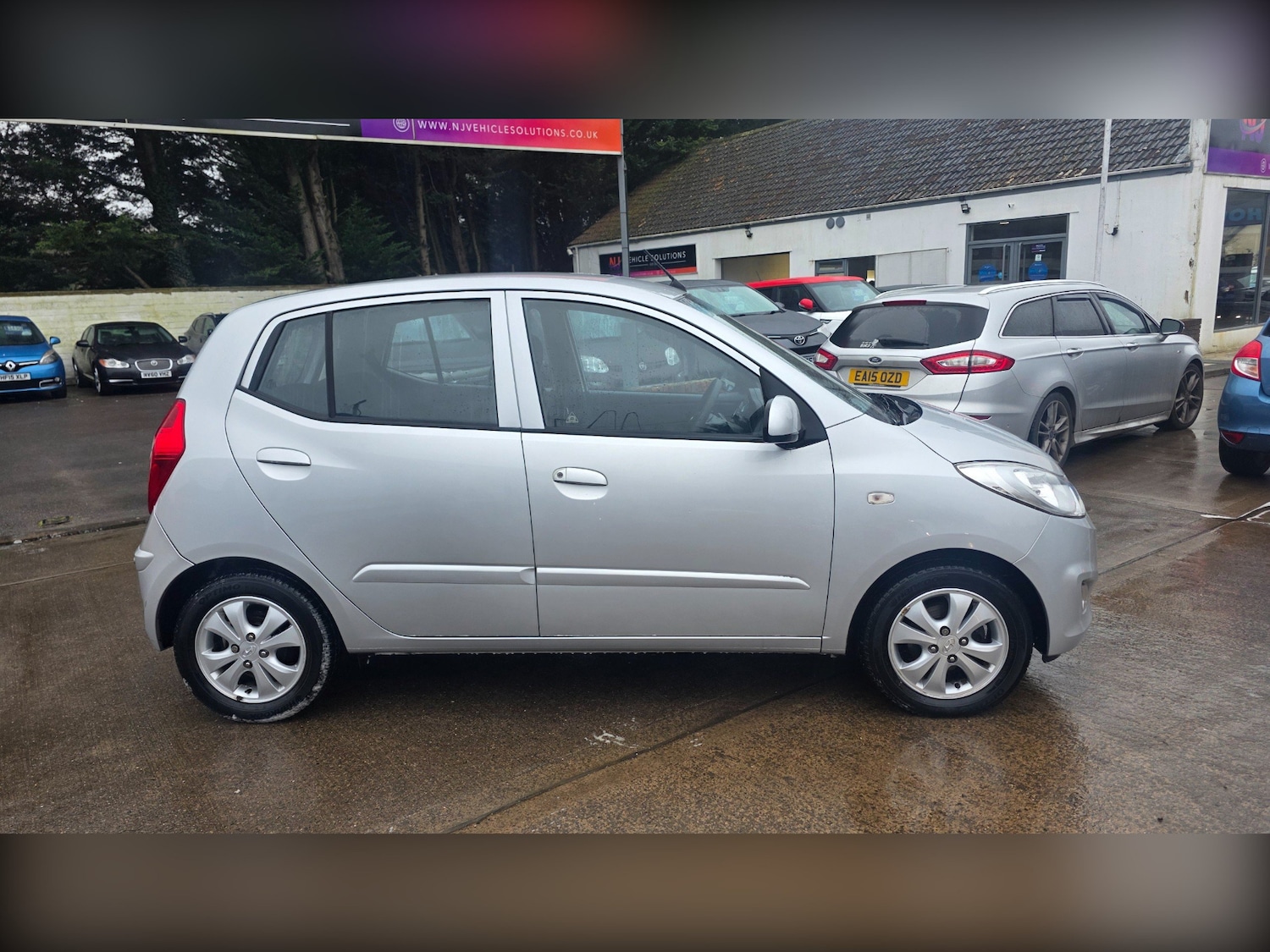 Used Hyundai i10 2011 for sale - 77818715: Photo 2