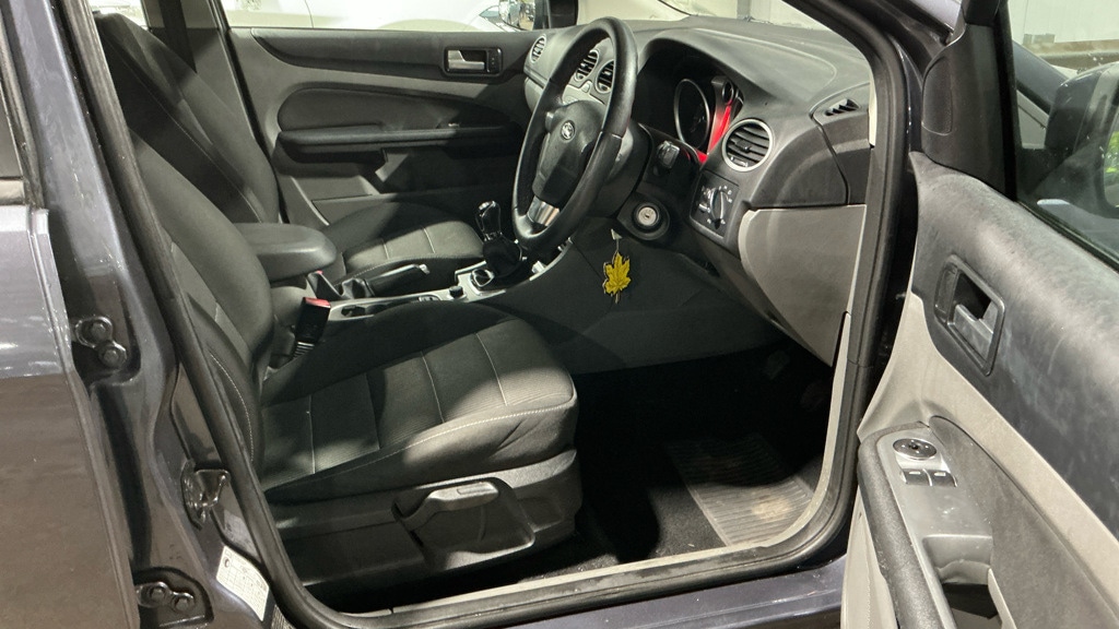 Used Ford Focus 2011 for sale - 76897296: Photo 8